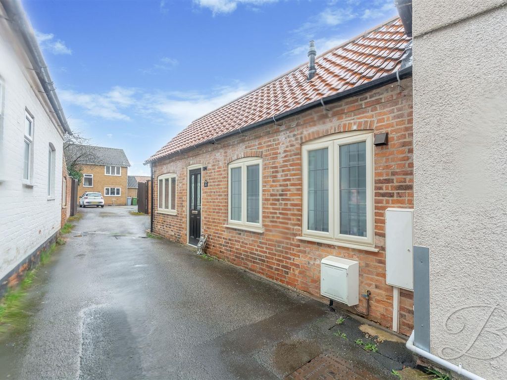 1 bed end terrace house for sale in Station Road, Ollerton, Newark NG22