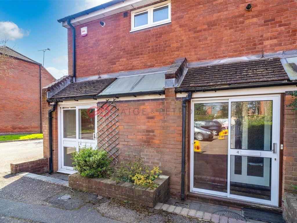 1 bed semidetached house to rent in Maycock Grove, Northwood