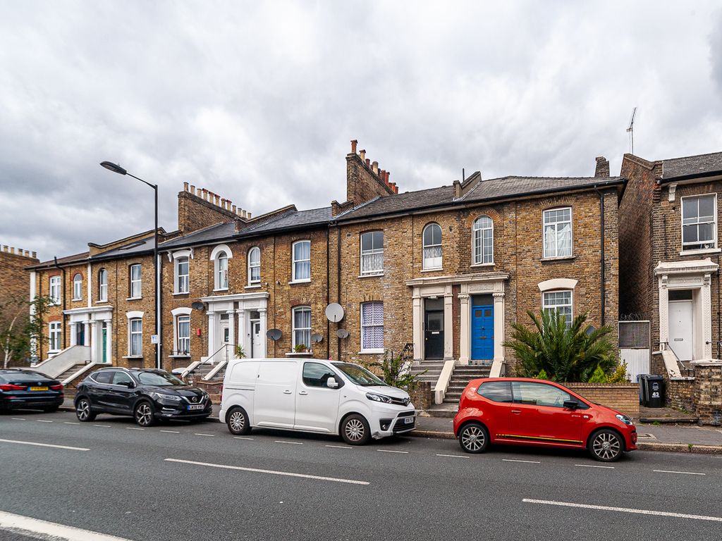 3 bed to rent in Graham Road, London E8, £3,000 pcm Zoopla