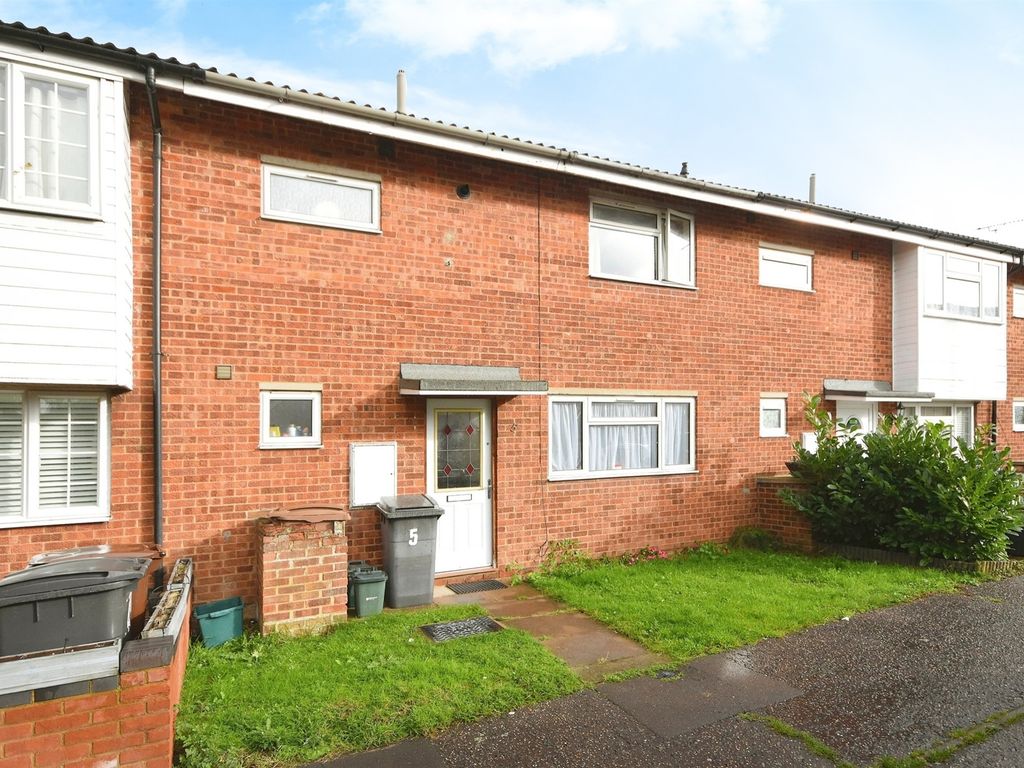 4 bed terraced house for sale in Auckland Close, Chelmsford CM1, £