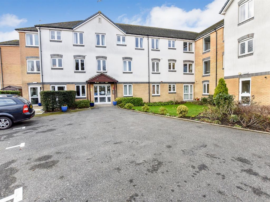 2 bed flat for sale in London Road, Hadleigh, Benfleet SS7 Zoopla