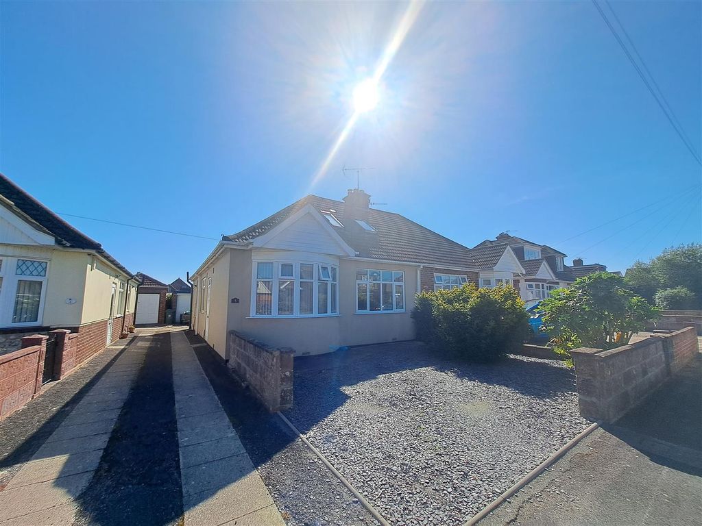 3 bed semidetached bungalow for sale in Whitehaven, Fareham PO16, £