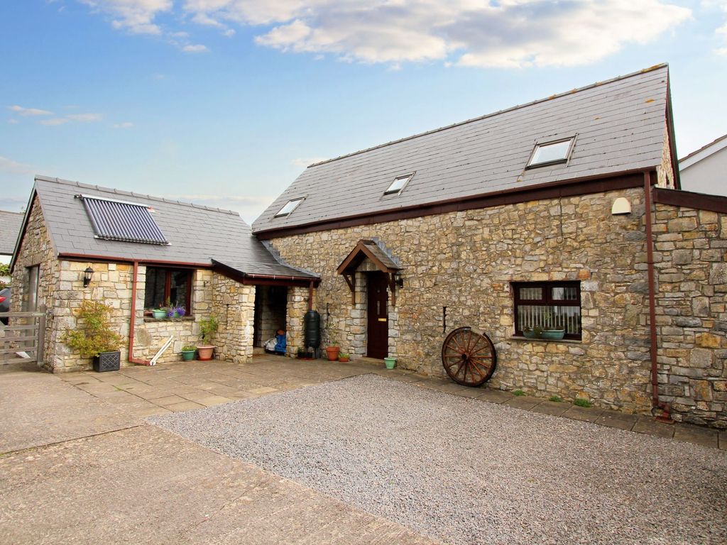 3 bed barn conversion for sale in Higher End, St. Athan CF62, £399,950