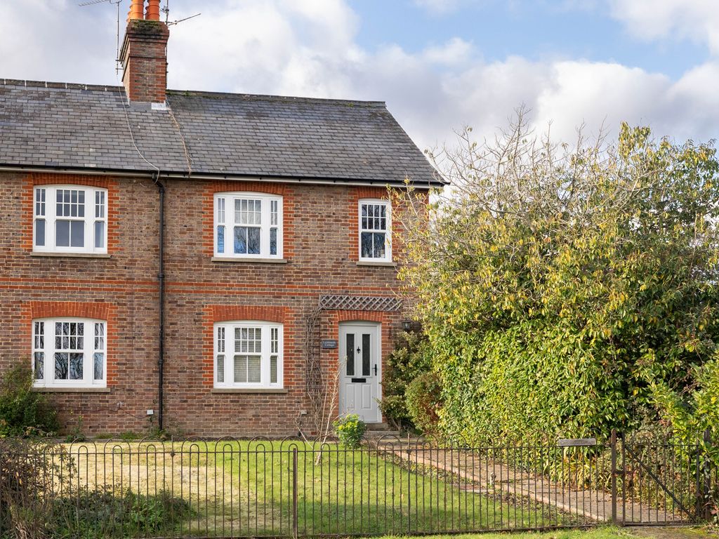 3 bed semidetached house for sale in Stane Street, Ockley, Dorking RH5