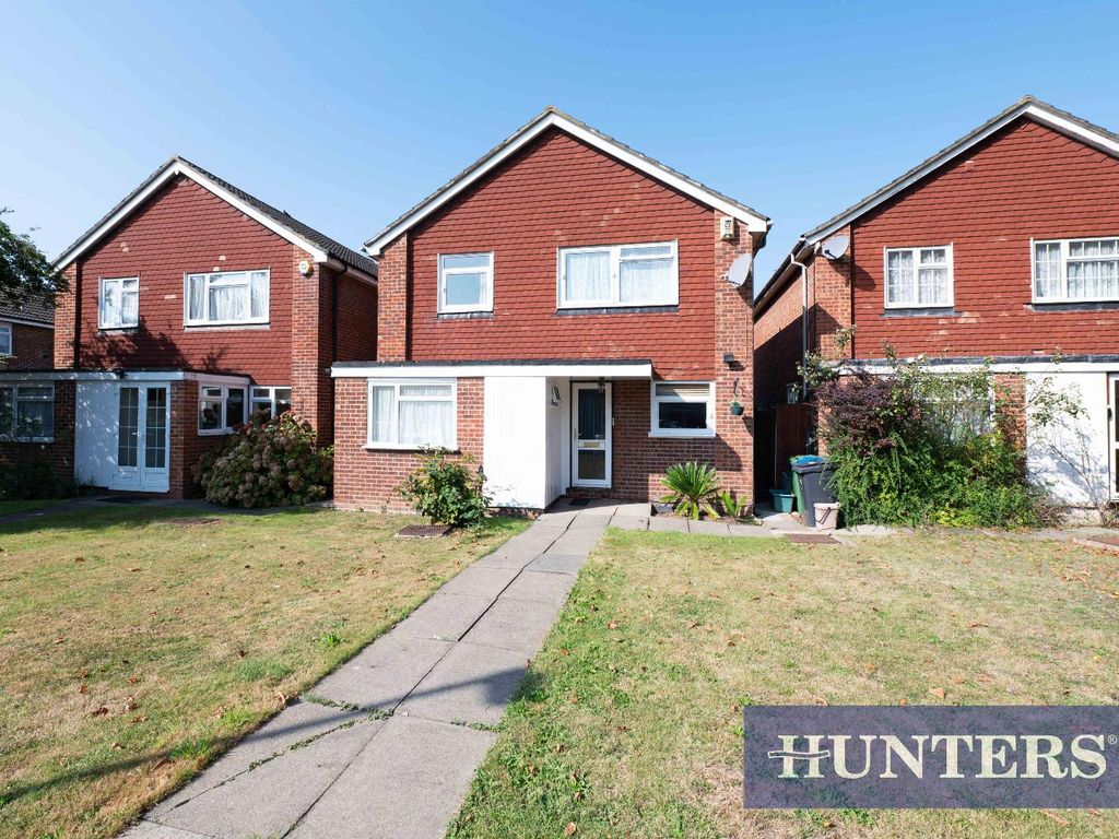 4 bed detached house for sale in Kingswood Close, New Malden KT3, £
