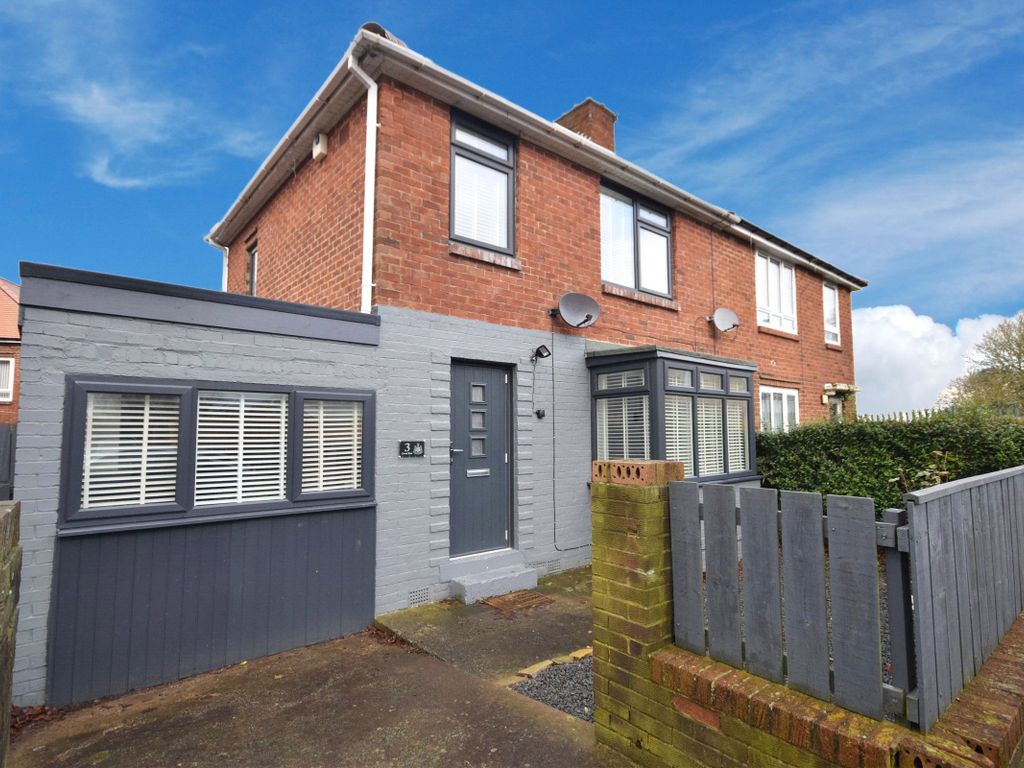 3 bed semidetached house for sale in Convent Road, Fenham, Newcastle