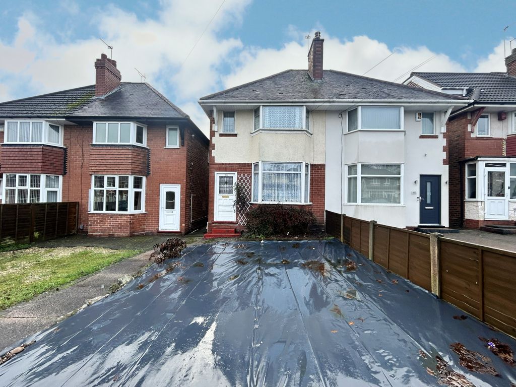 2 bed semidetached house for sale in Hardwick Road, Solihull B92, £