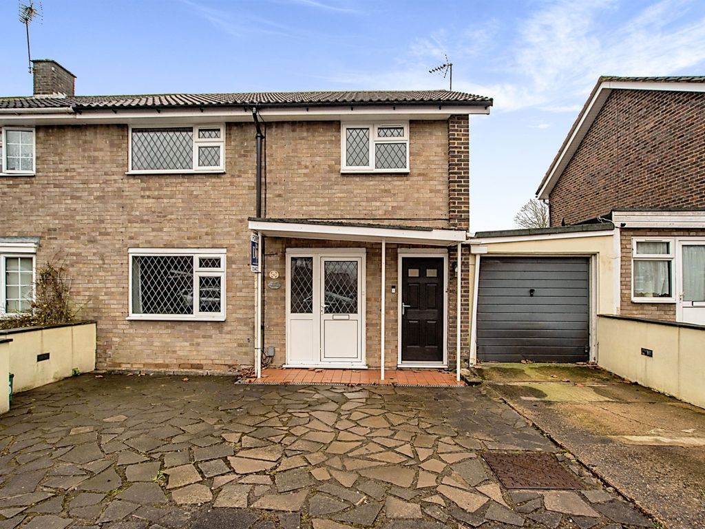 3 bed semidetached house for sale in Gadebridge Road, Hemel Hempstead