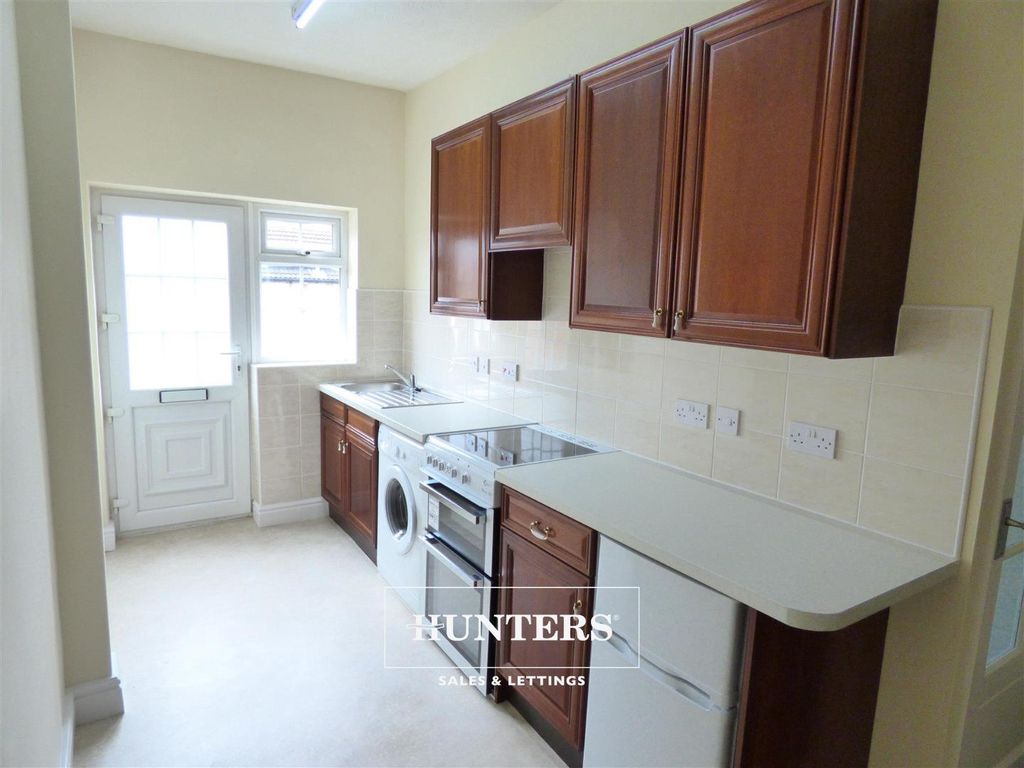 1 bed flat to rent in Station Lane, Featherstone WF7, £495 pcm Zoopla