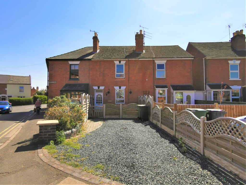 2 bed terraced house to rent in Sandys Road, Barbourne, Worcester WR1
