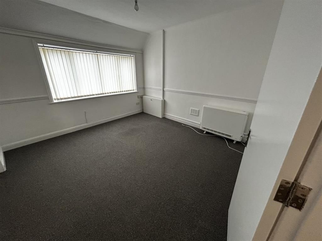 1 bed flat to rent in Yew Tree Lane, Solihull B91, £825 pcm Zoopla
