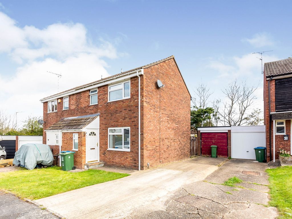 3 bed semidetached house for sale in Thackeray End, Haydon Hill