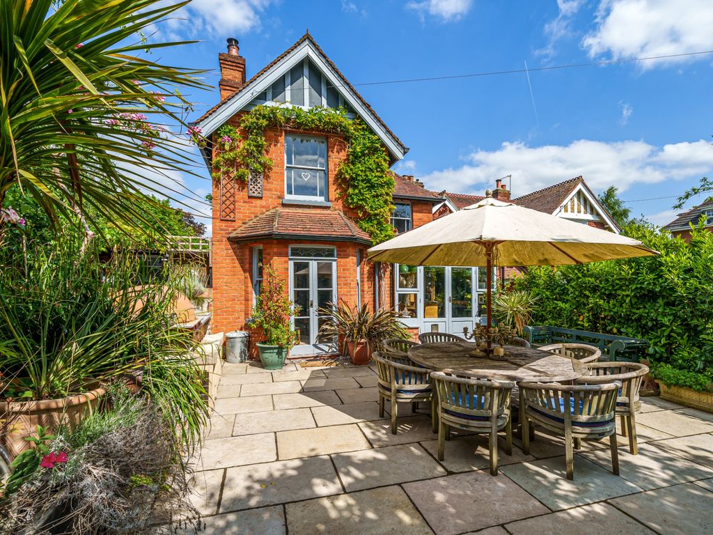 3 bed semidetached house for sale in Blackness Lane, Woking GU22 Zoopla