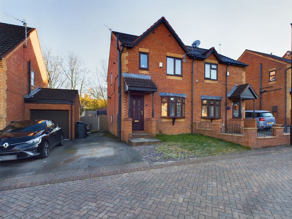 3 bed semidetached house for sale in Mather Court, Sheffield S9, £