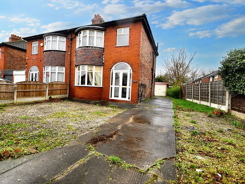 3 bed semidetached house for sale in Liverpool Road, Eccles M30, £