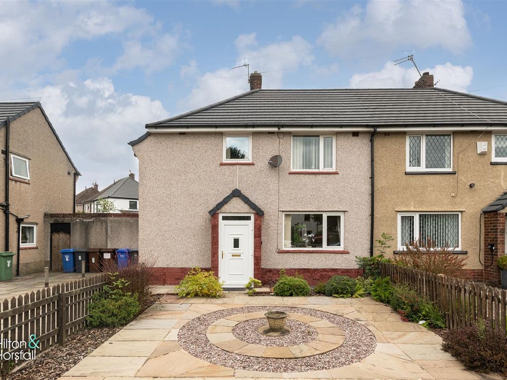 3 bed semidetached house for sale in Broadway Place, Barrowford