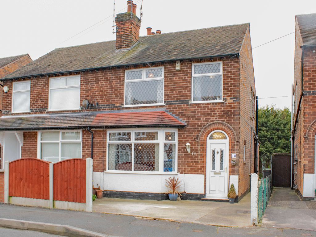 3 bed semidetached house for sale in Sefton Avenue, Stapleford