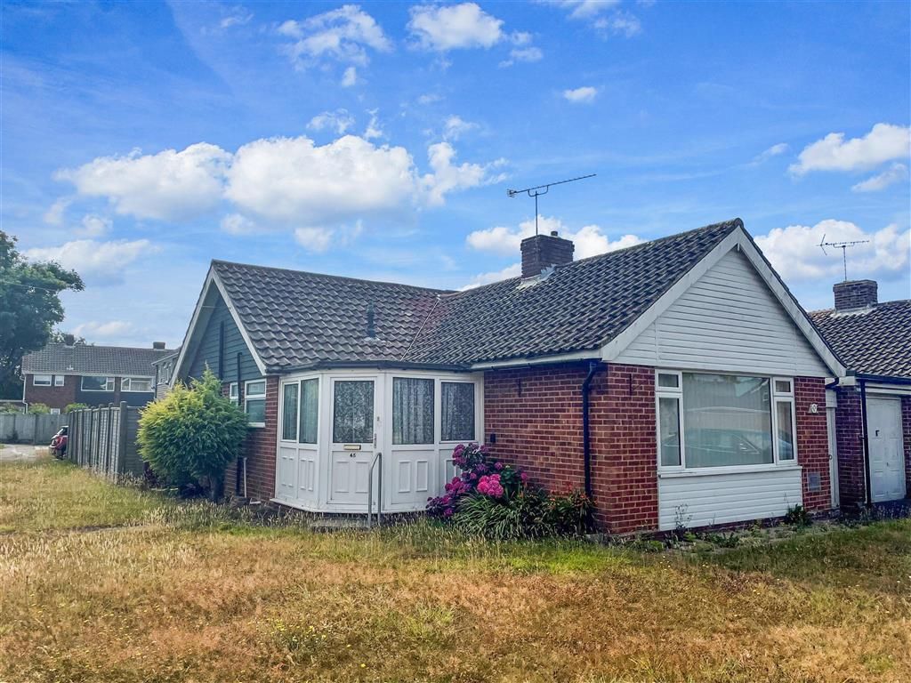 2 bed bungalow for sale in Churchill Avenue, Bognor Regis, West Sussex