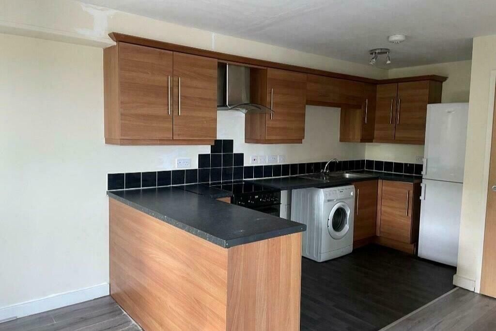 2 bed flat to rent in Old Chester Road, Birkenhead CH42, £575 pcm Zoopla