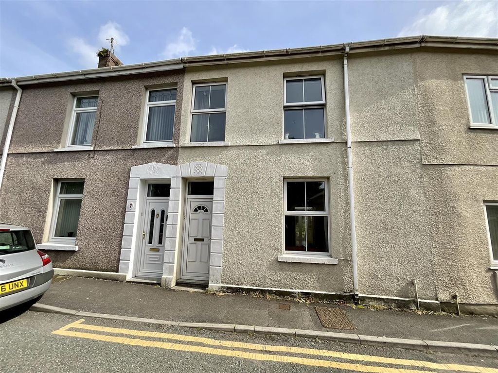 3 bed terraced house for sale in Pentrepoeth Road, Furnace, Llanelli