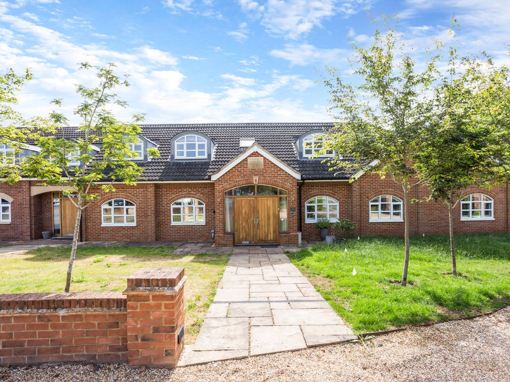 2 bed terraced house for sale in Wentworth House, Blakes Road, Wargrave