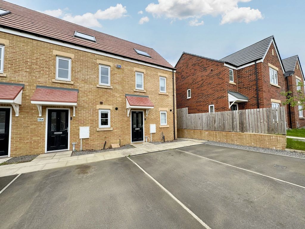 3 bed terraced house for sale in Fennel Way, Morpeth NE61, £200,000