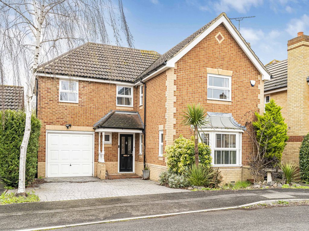 4 bed detached house for sale in Stort Close, Didcot OX11, £515,000