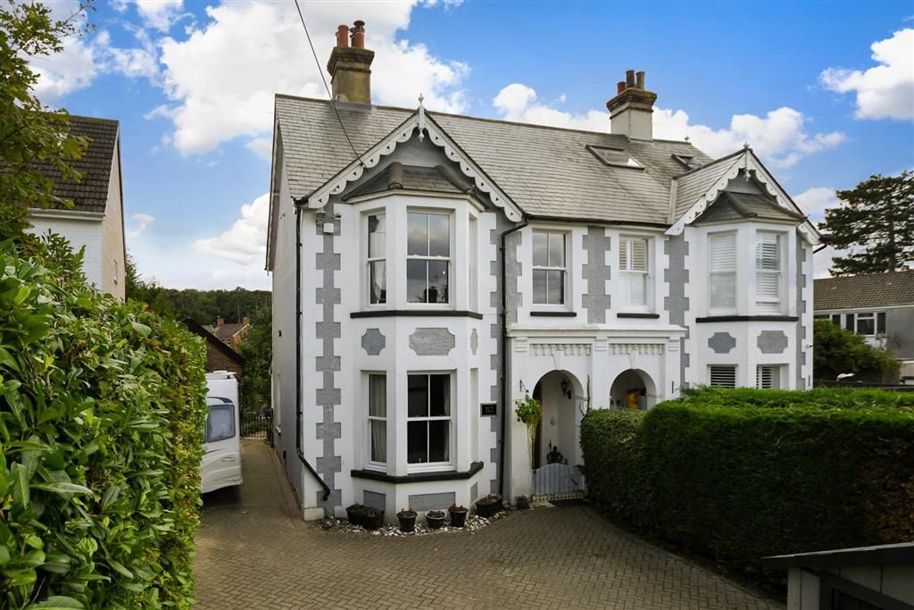 4 bed semidetached house for sale in Ifield Road, West Green, Crawley, West Sussex RH11, £