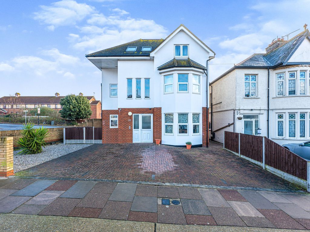 2 bed flat for sale in Park Lane, SouthendOnSea SS1 Zoopla