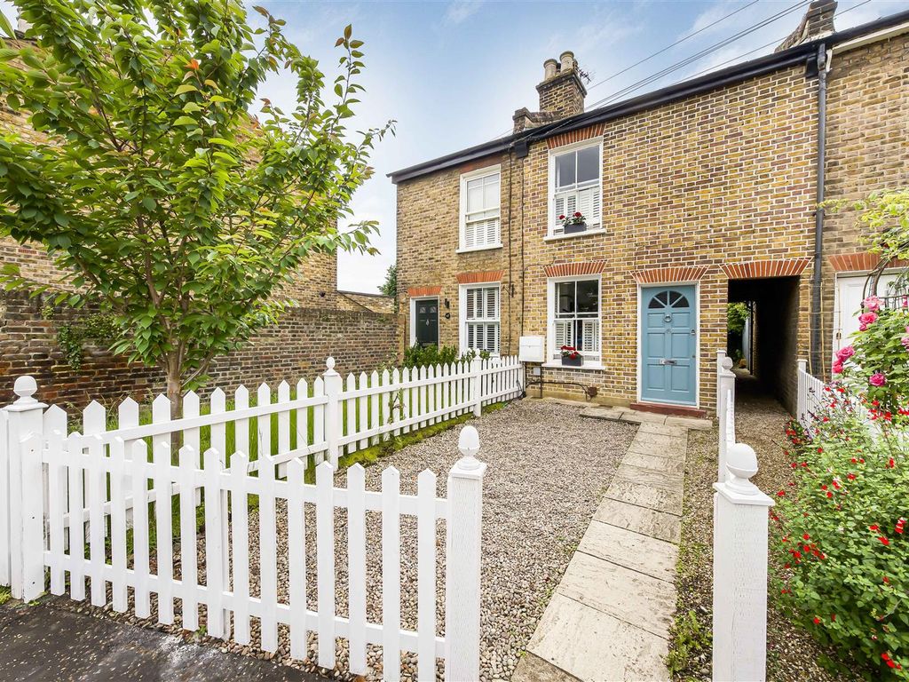 2 bed terraced house for sale in Grosvenor Road, Twickenham TW1, £