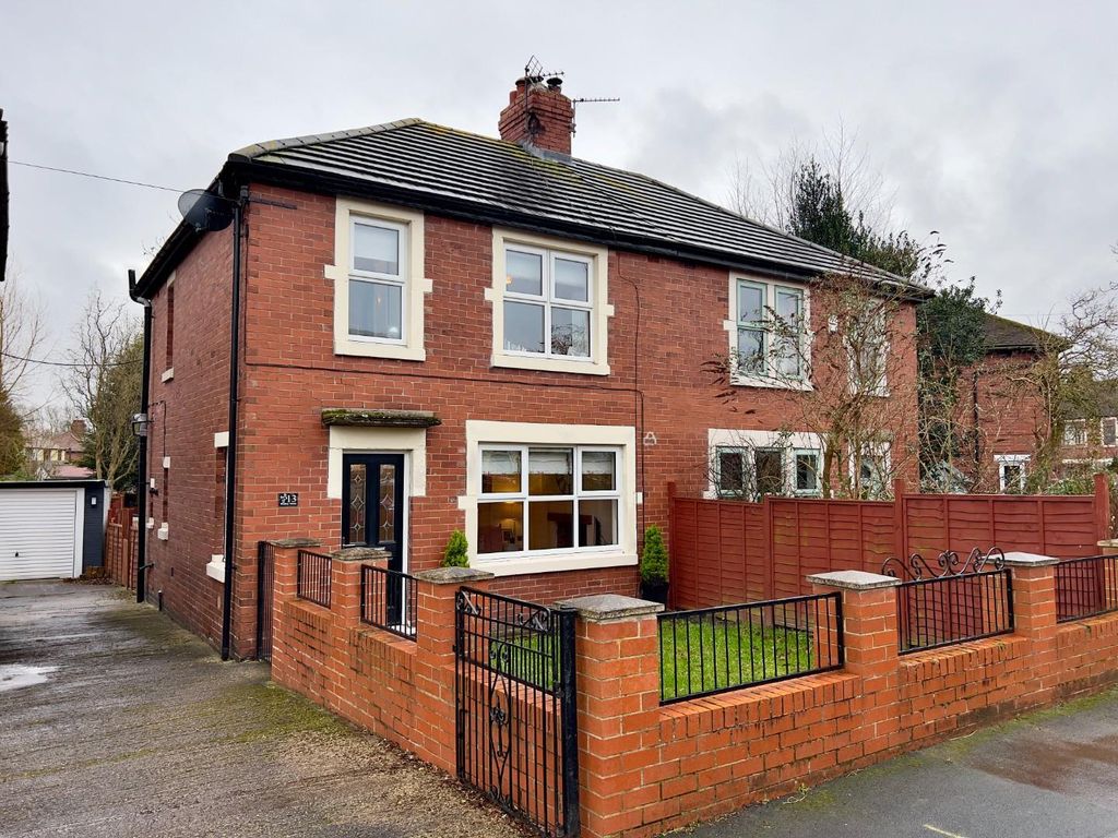 3 bed semidetached house for sale in Bleakley Terrace, Notton