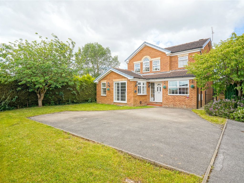 4 bed detached house for sale in Stratford Way, Bramley, Rotherham, South Yorkshire S66, £