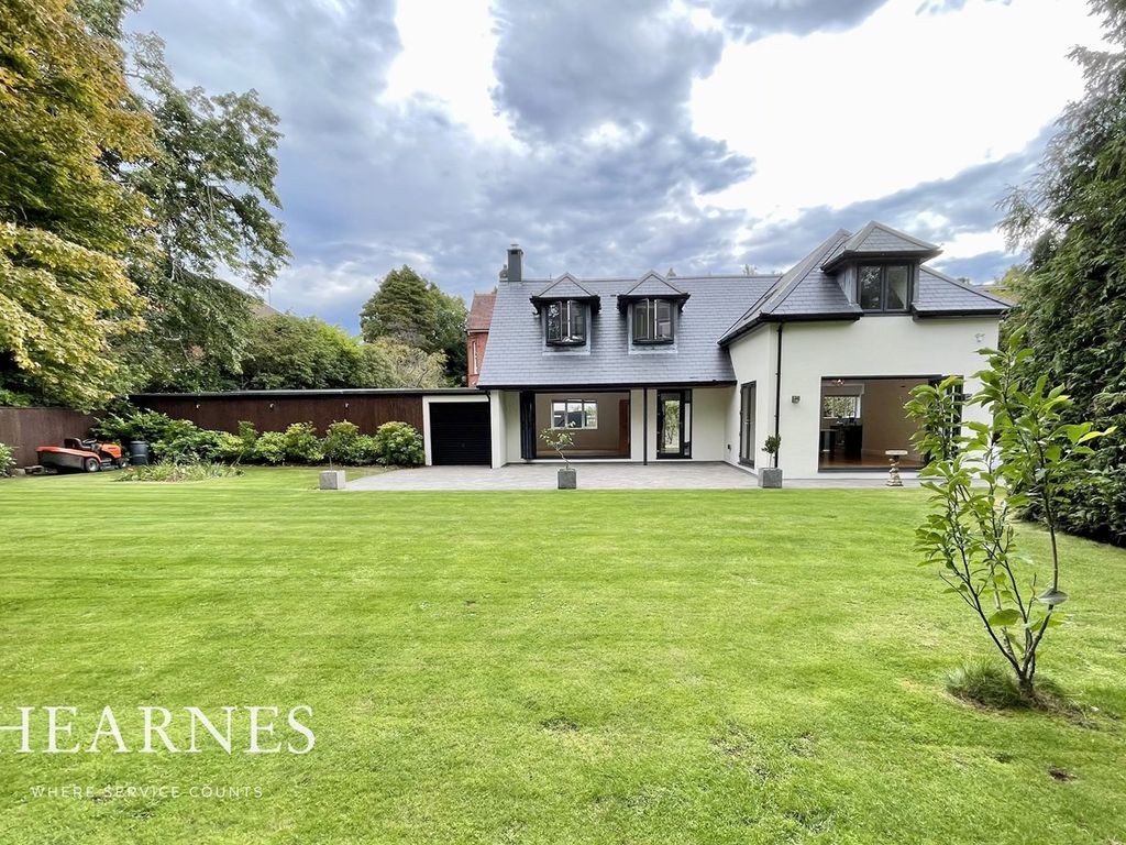 West Cliff Road, Westbourne, Bournemouth BH4