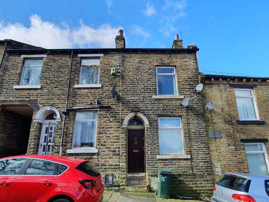 3 bed terraced house to rent in Pleasant Street, Bradford BD7, £750 pcm
