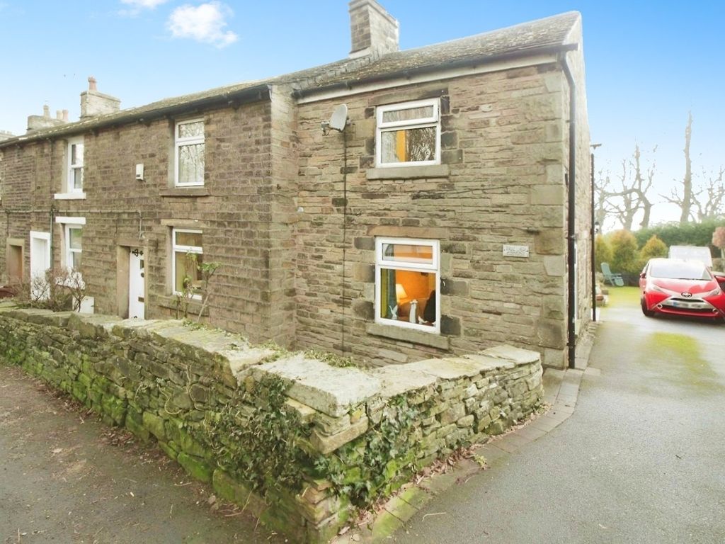 3 bed end terrace house for sale in Marple Road, Charlesworth, Glossop