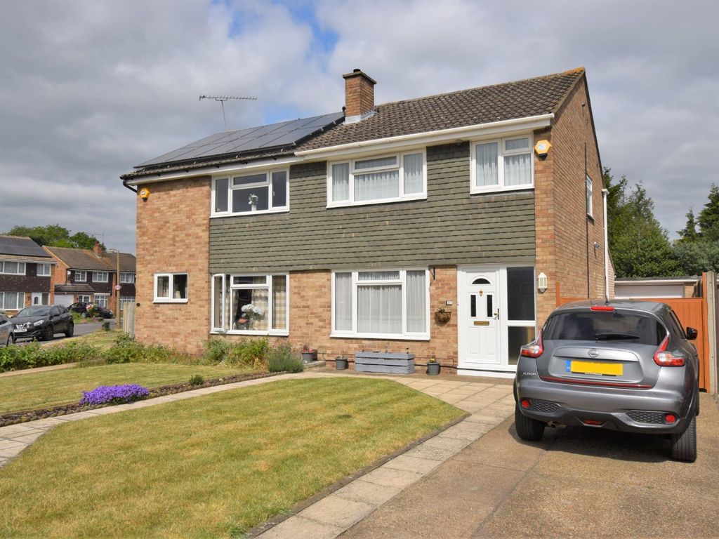 3 bed semidetached house for sale in Hag Hill Rise, Taplow, Maidenhead