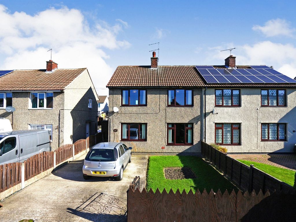 3 bed semidetached house for sale in Pagenall Drive, Swallownest