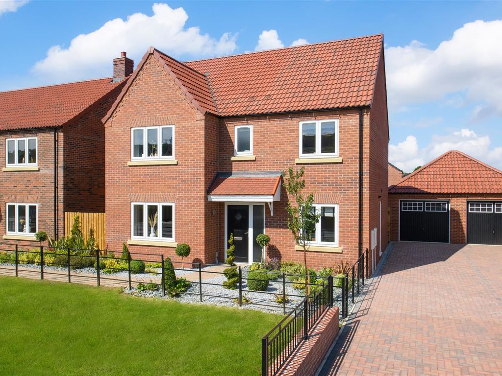 New home, 4 bed detached house for sale in Little Wold Lane, South Cave