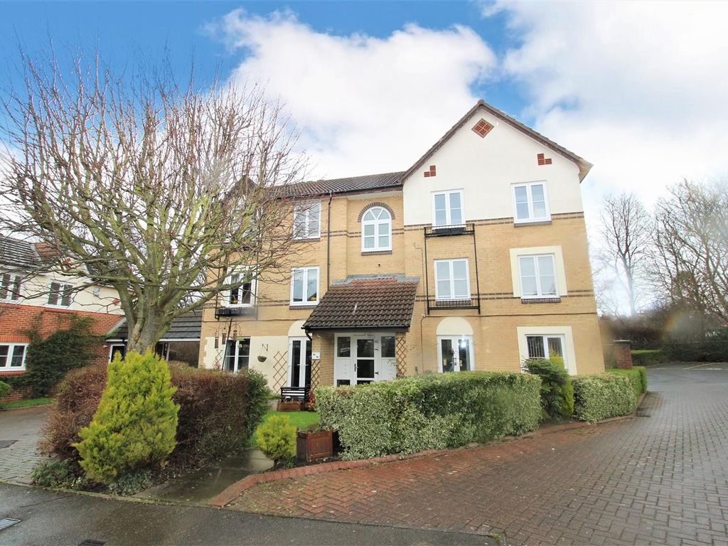 2 bed flat for sale in Hazeldene Court, Tynemouth, North Shields NE30