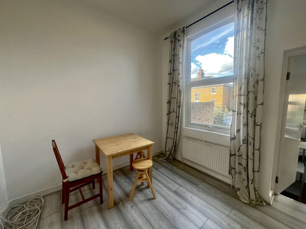 1 bed flat to rent in Blackstock Road, London N4, £1,500 pcm Zoopla