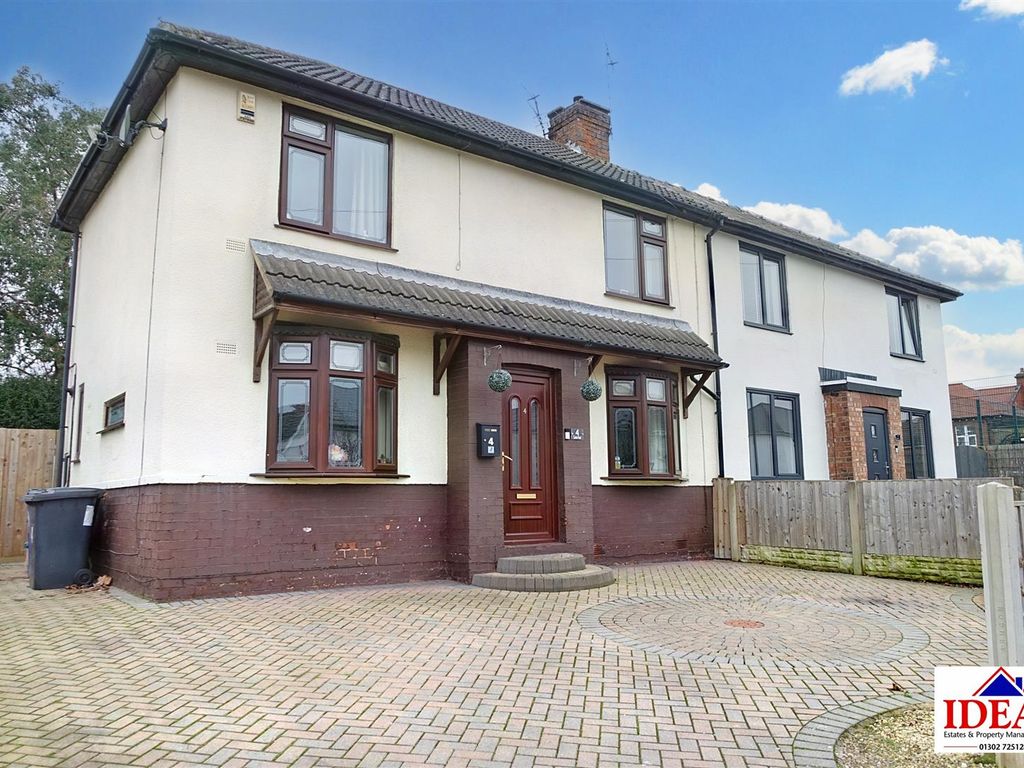 3 bed property for sale in Caxton Road, Woodlands, Doncaster DN6, £