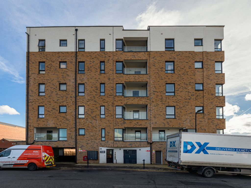 New home, 1 bed flat for sale in Featherstone Terrace, Southall UB2, £