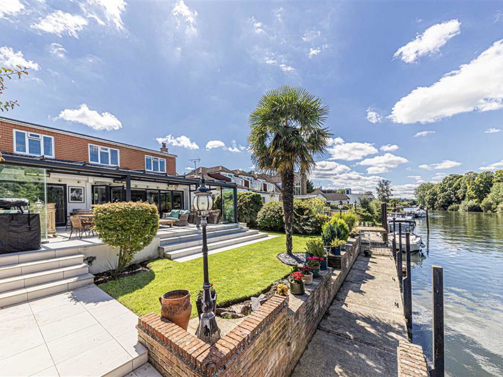 5 bed detached house for sale in Kingswood Creek, Wraysbury, Staines