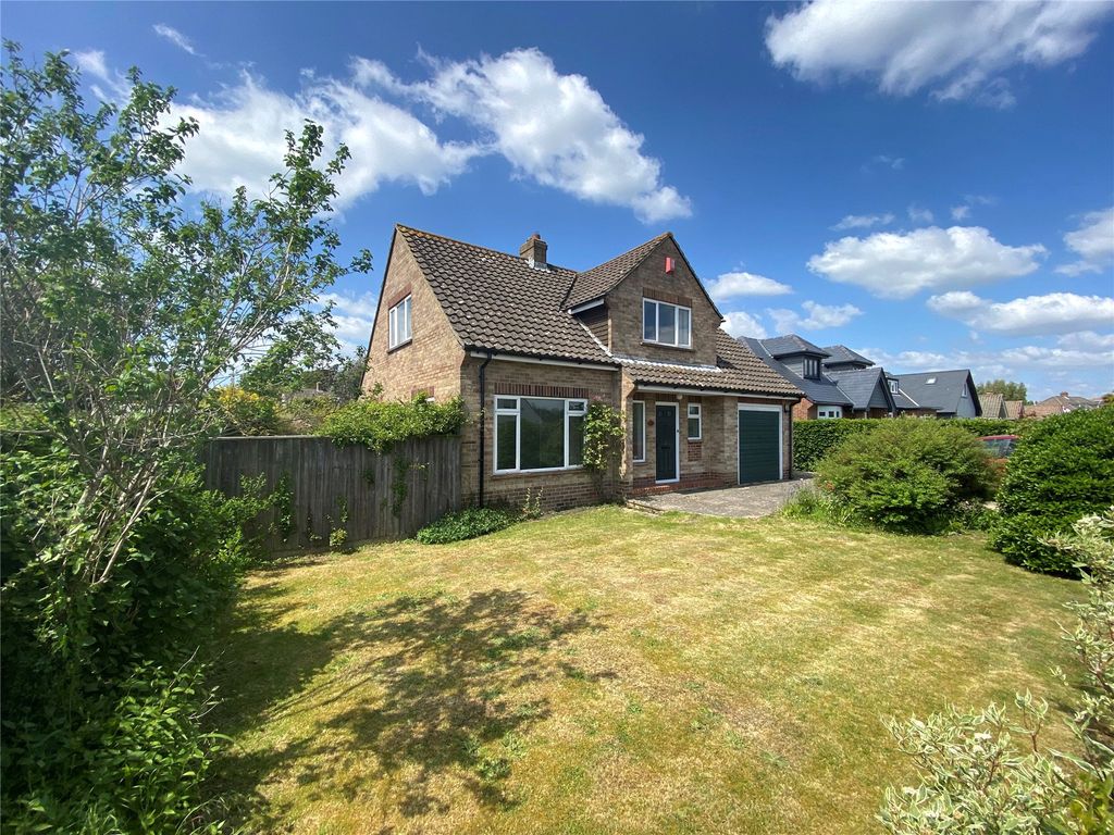3 bed detached house for sale in Bitterne Way, Lymington, Hampshire