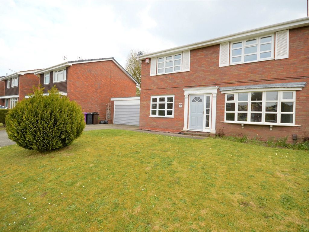 3 bed detached house to rent in Marlborough Gardens, Wolverhampton