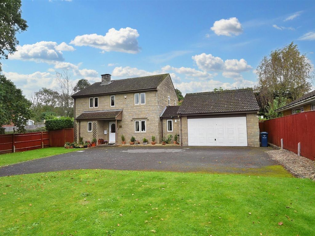 4 bed detached house for sale in Wyke Road, Gillingham SP8, £485,000