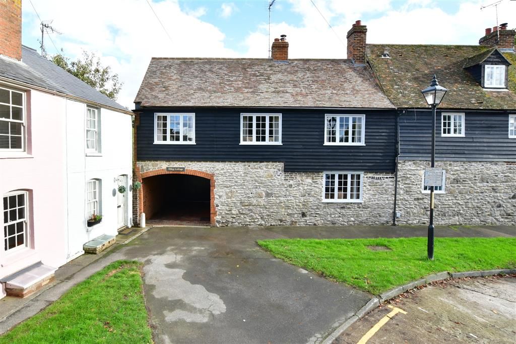 3 bed semidetached house for sale in Abbey Place, Faversham, Kent ME13