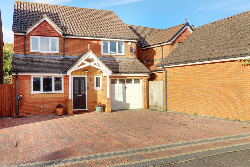 4 bed detached house for sale in Tantree Way, Brixworth, Northampton