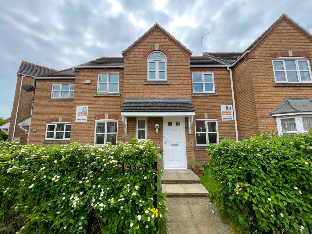 4 bed terraced house for sale in School Lane, Higham Ferrers, Rushden