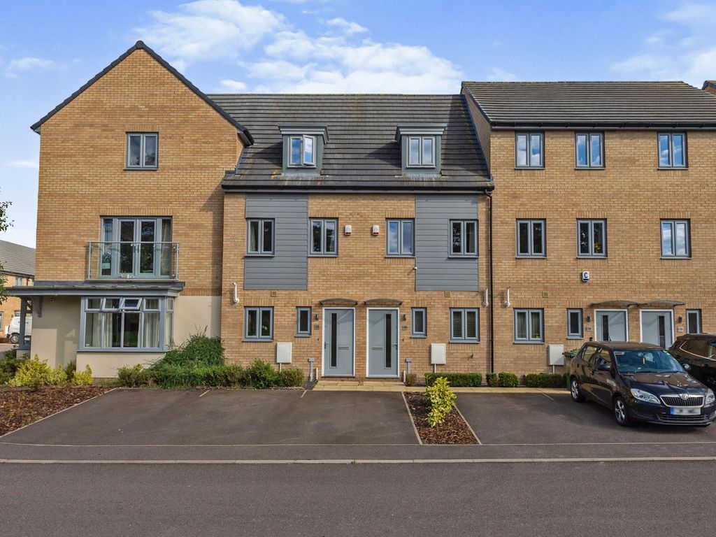 3 bed terraced house for sale in Hazel Mead, Dunstable LU5 Zoopla